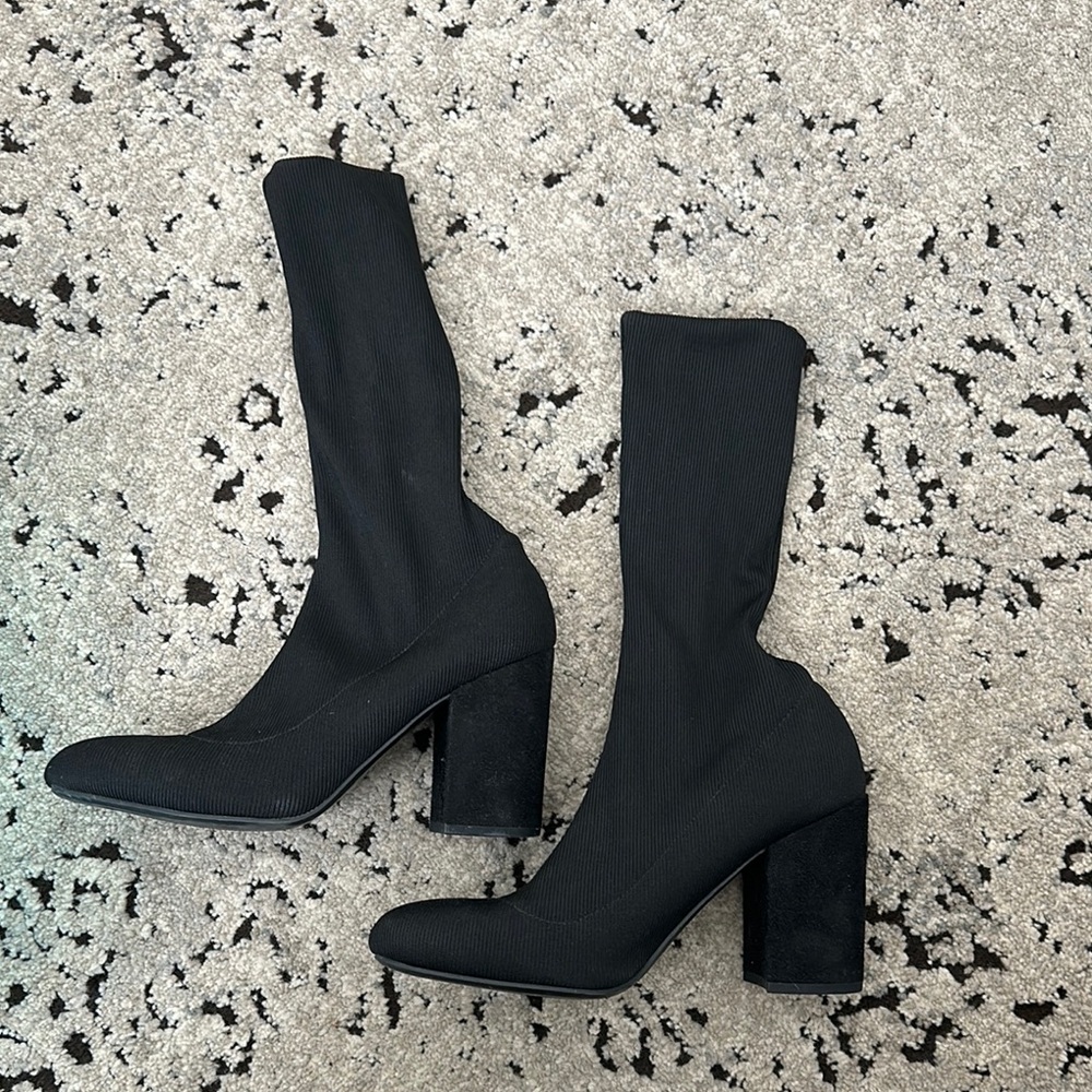 Bershka Black Heeled Boots with Chunky Heel and Rounded Toe